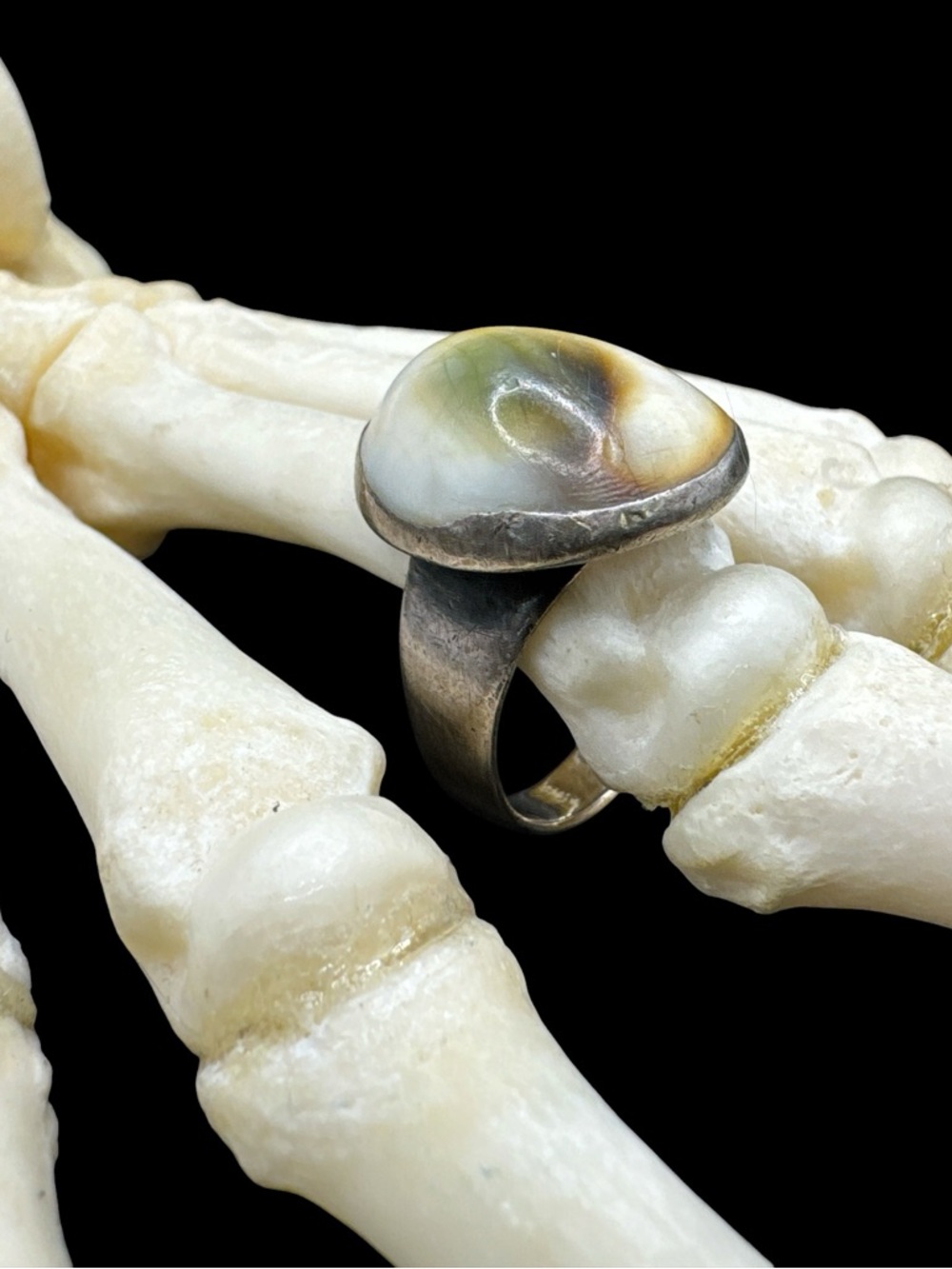 Vintage Art Deco Sterling Silver Operculum Ring size 7 Sterling Evil Eye Ring 7 - Picture 3 of 6